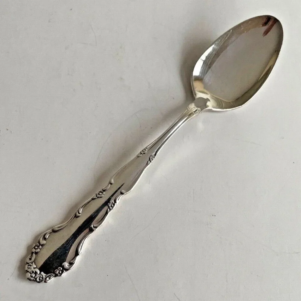 SET of 4 Teaspoons 1881 Rogers Oneida FLIRTATION Silver Plate